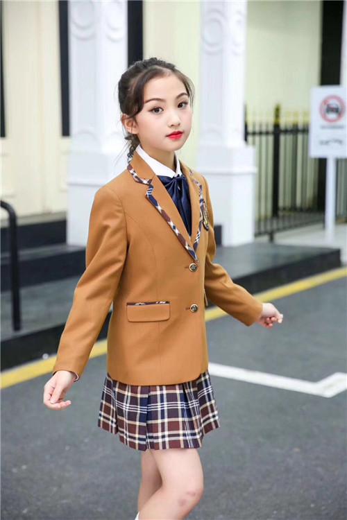 定做校服公司
