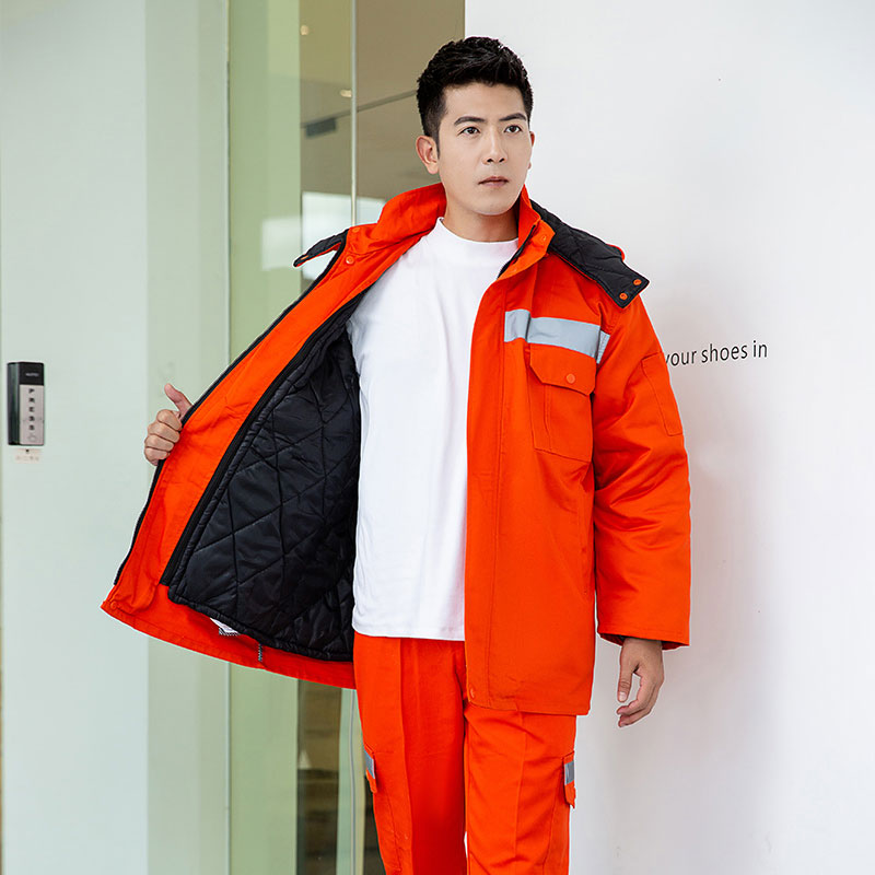 灰反環(huán)衛(wèi)棉服